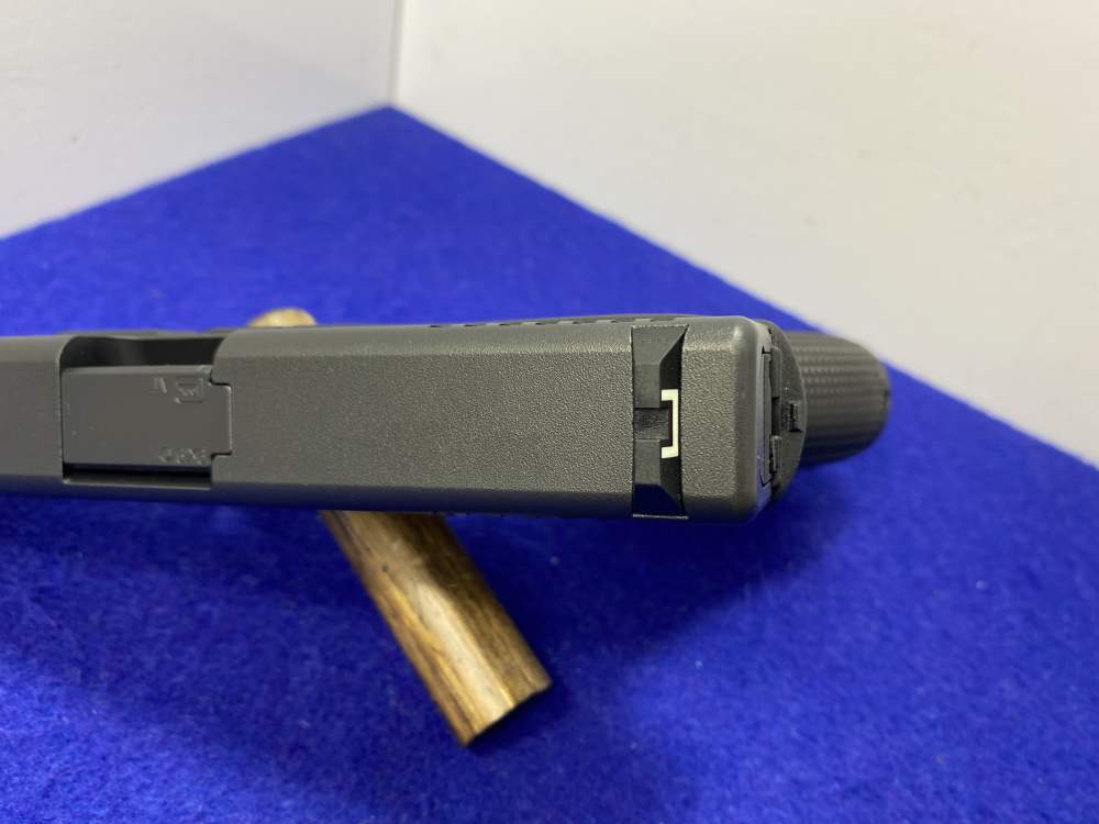 Glock 17 Gen 4 9mm Blk 4.49" *PROVEN & RELIABLE PLATFORM*--img-27