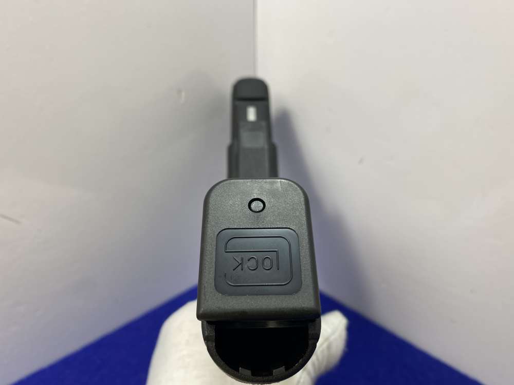 Glock 17 Gen 4 9mm Blk 4.49" *PROVEN & RELIABLE PLATFORM*--img-31