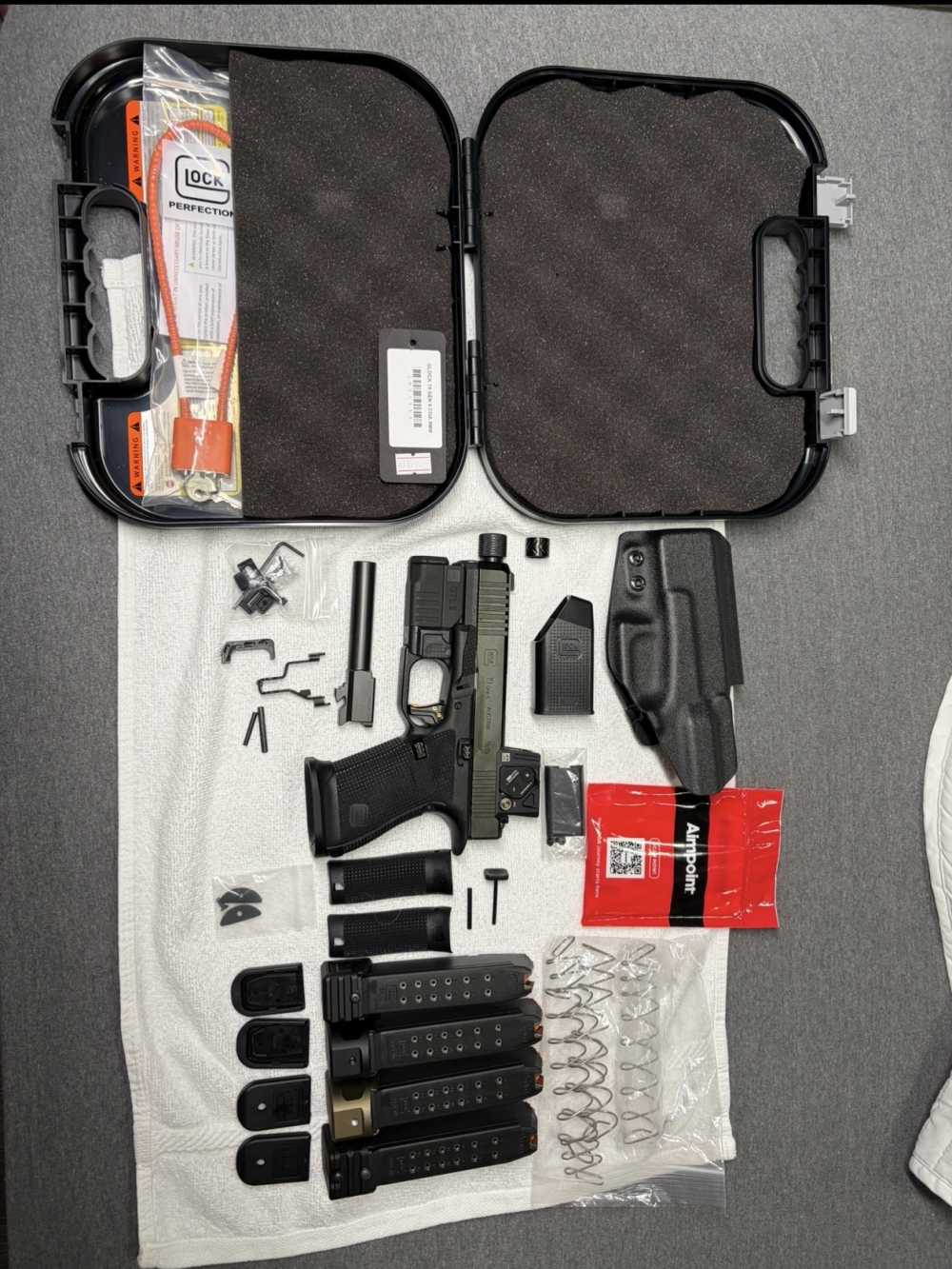 Glock 19 Gen 6 9mm COA Aimpoint Acro Threaded Barrel Custom-img-3
