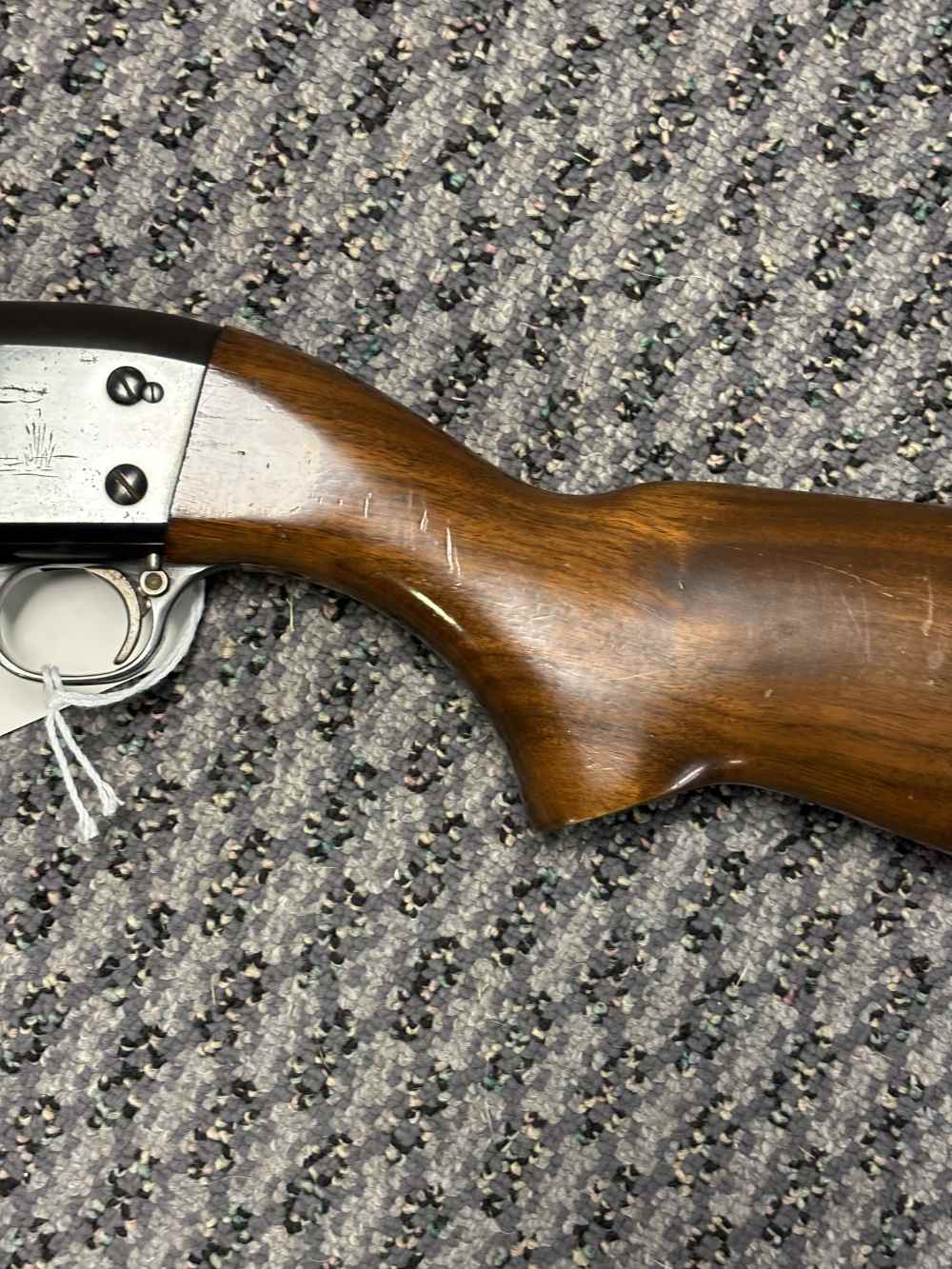 Ithaca model 37 featherlight 16 ga pump action -img-3