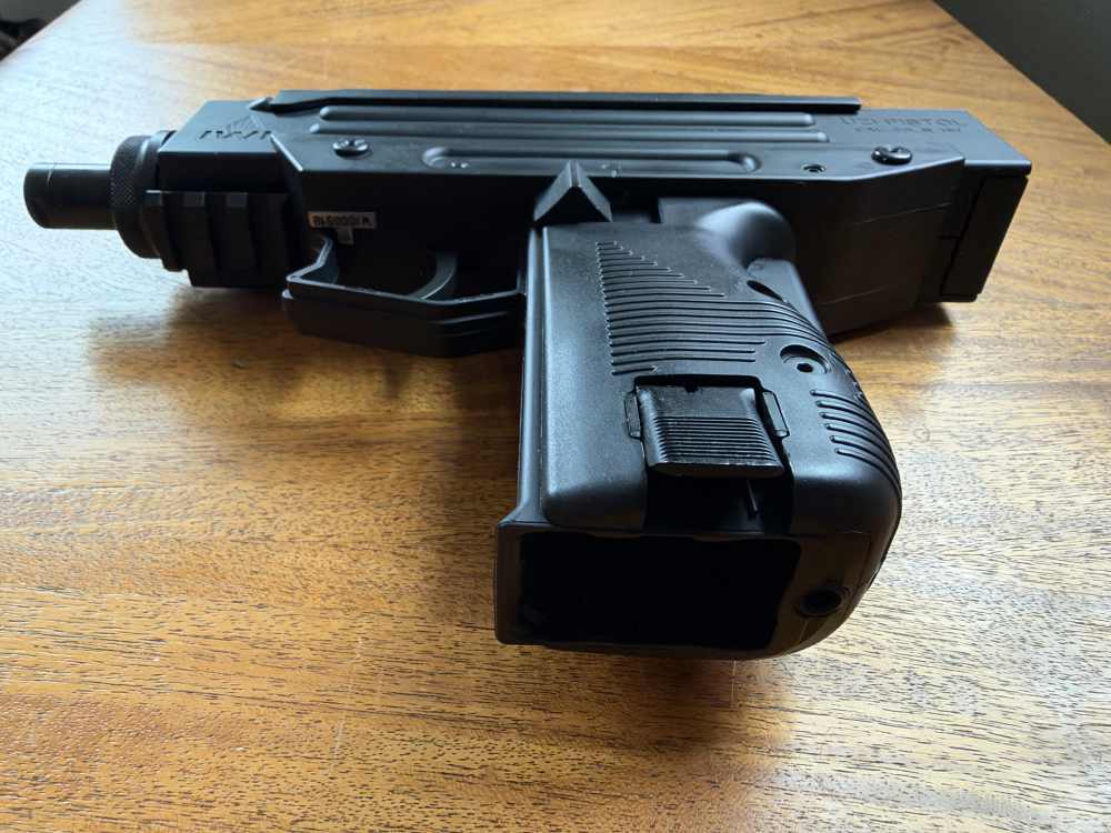 IWI UZI Pistol .22 LR – Walther Germany – 3x 20-Rd Mags-img-10