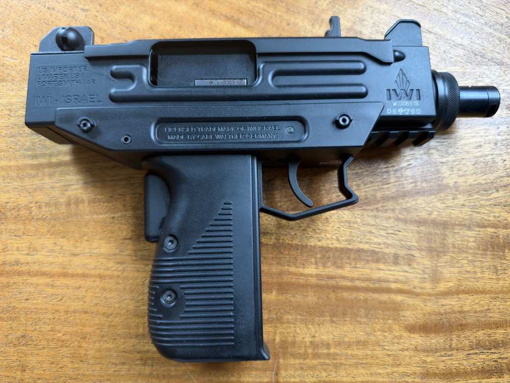 IWI UZI Pistol .22 LR – Walther Germany – 3x 20-Rd Mags-img-0