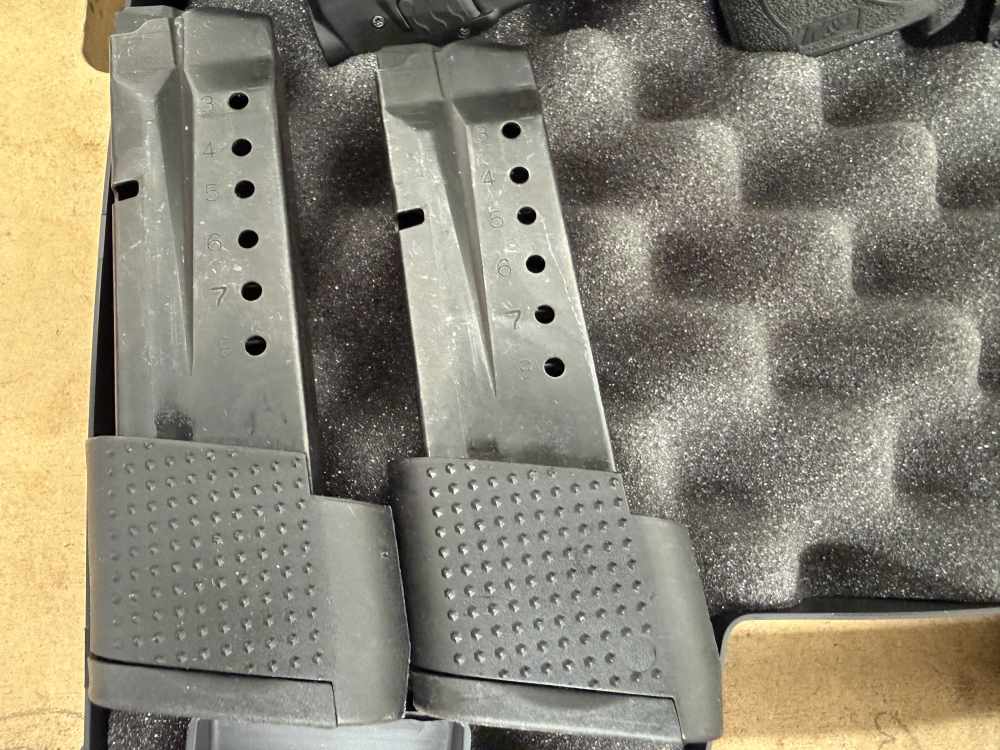 Smith & Wesson M&P 9 Shield w/Crimson Trace Light-Pole.Craft Holster-4mags-img-4