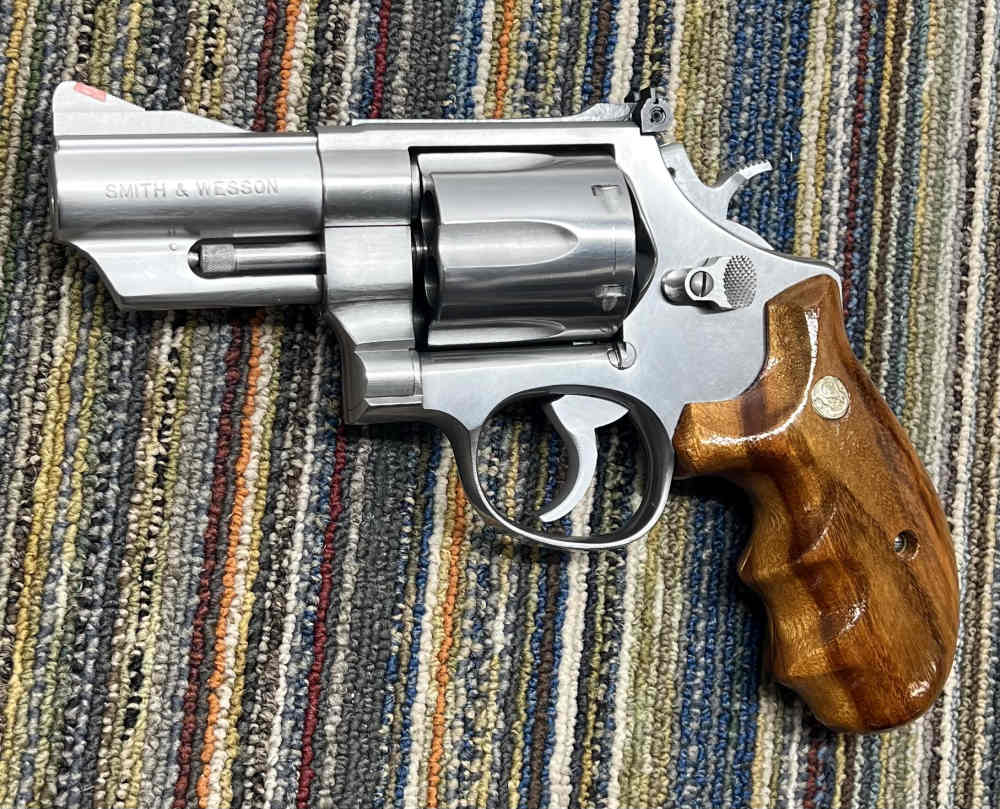 S&W 629-1 44MAG 6-SHOT-img-1
