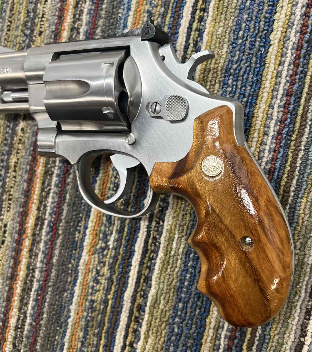 S&W 629-1 44MAG 6-SHOT-img-4