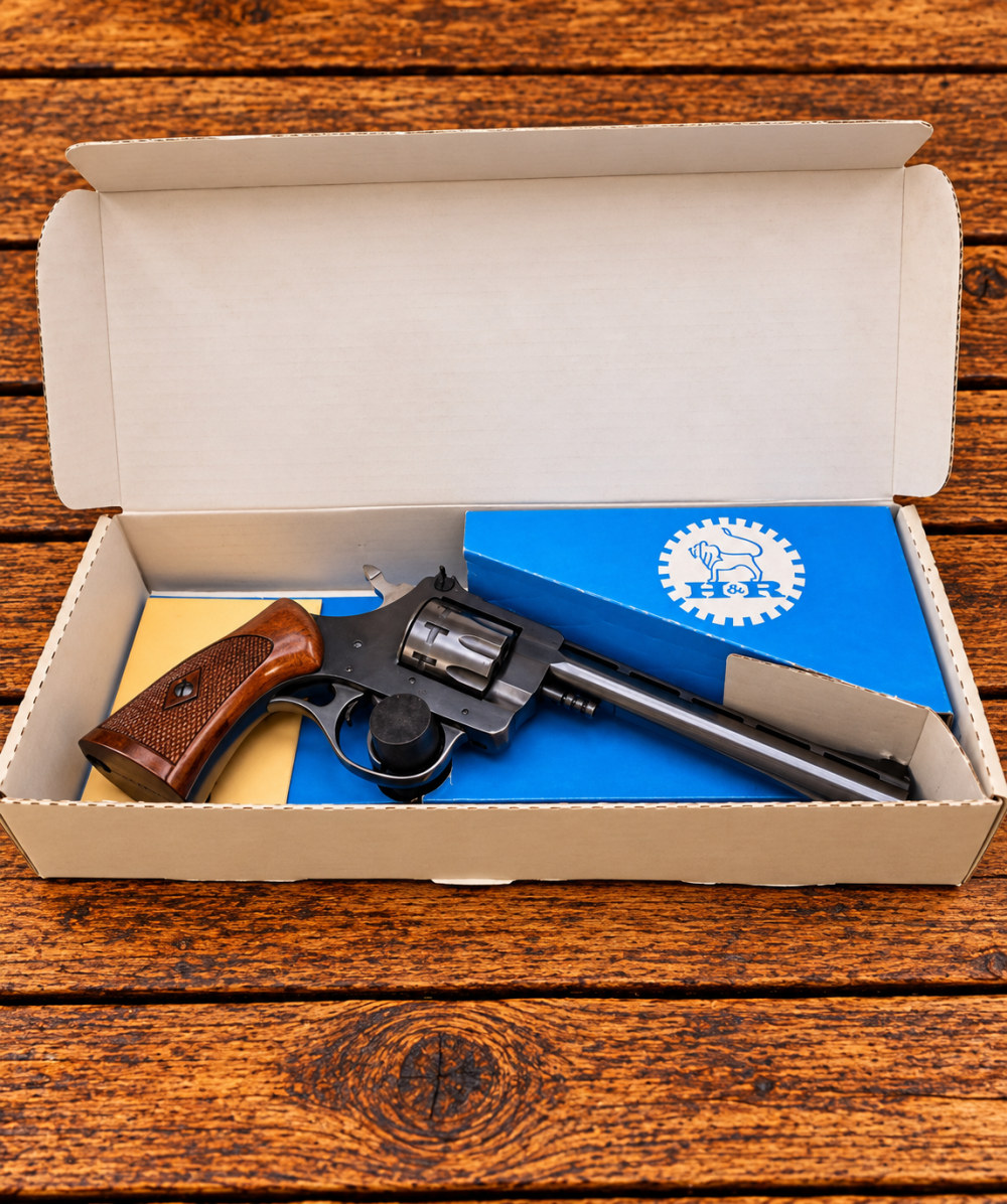 H & R 940 Revolver 6-inch Barrell with Box-img-8