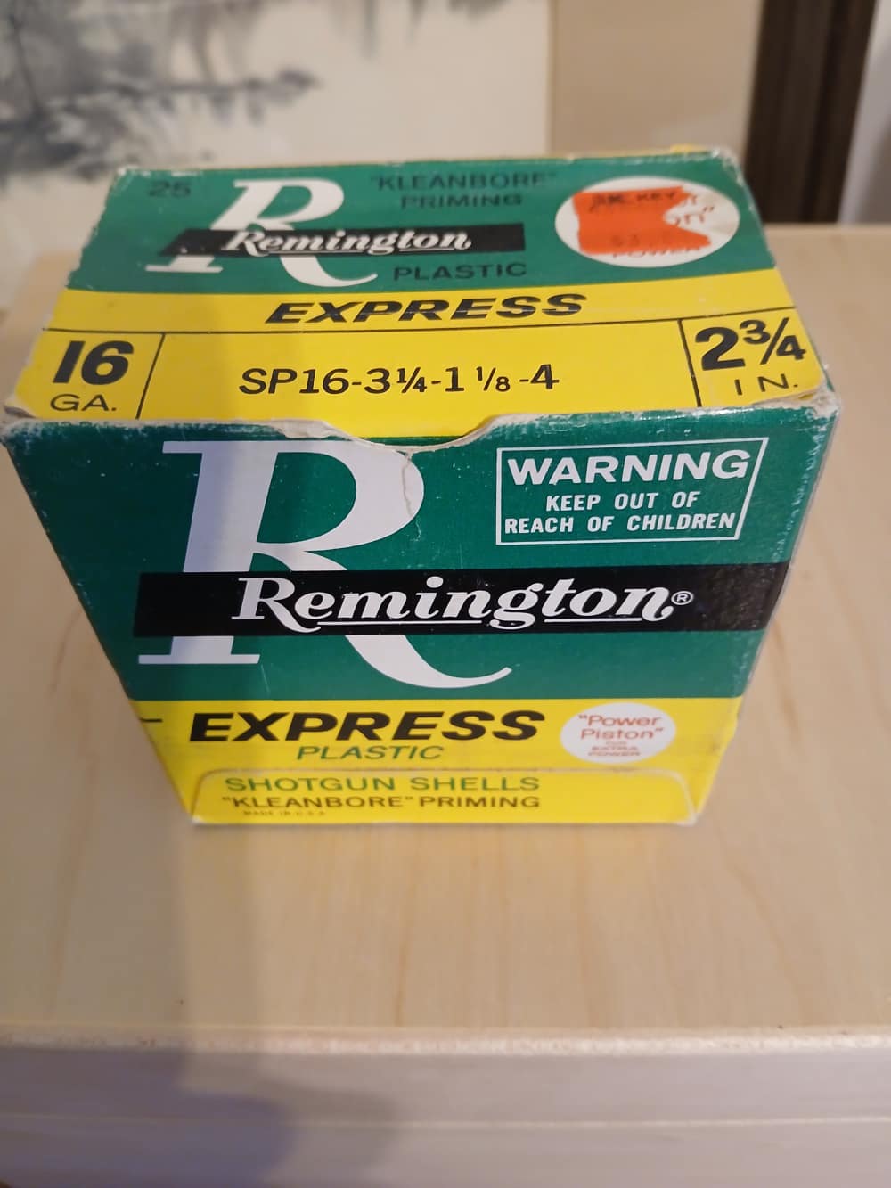 Remington express 16 gauge 1 1/8 oz. #4 shot-img-0