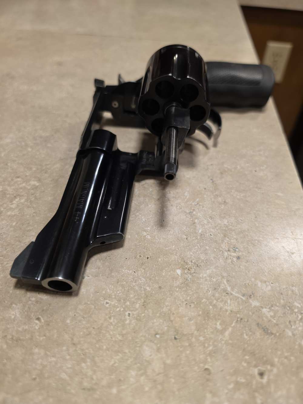 Smith and Wesson 29-8 mountain gun-img-8