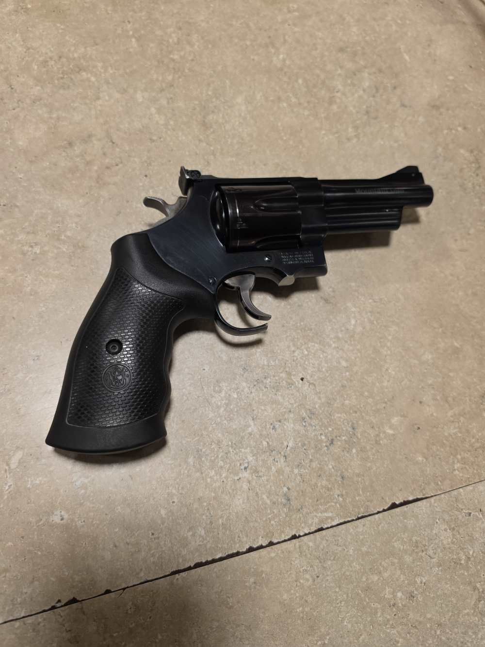Smith and Wesson 29-8 mountain gun-img-2