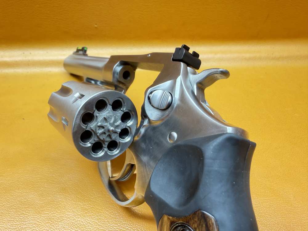 Ruger SP101 8-Shot .22 LR Revolver – 4.2" Stainless, Wood Insert Grips-img-8