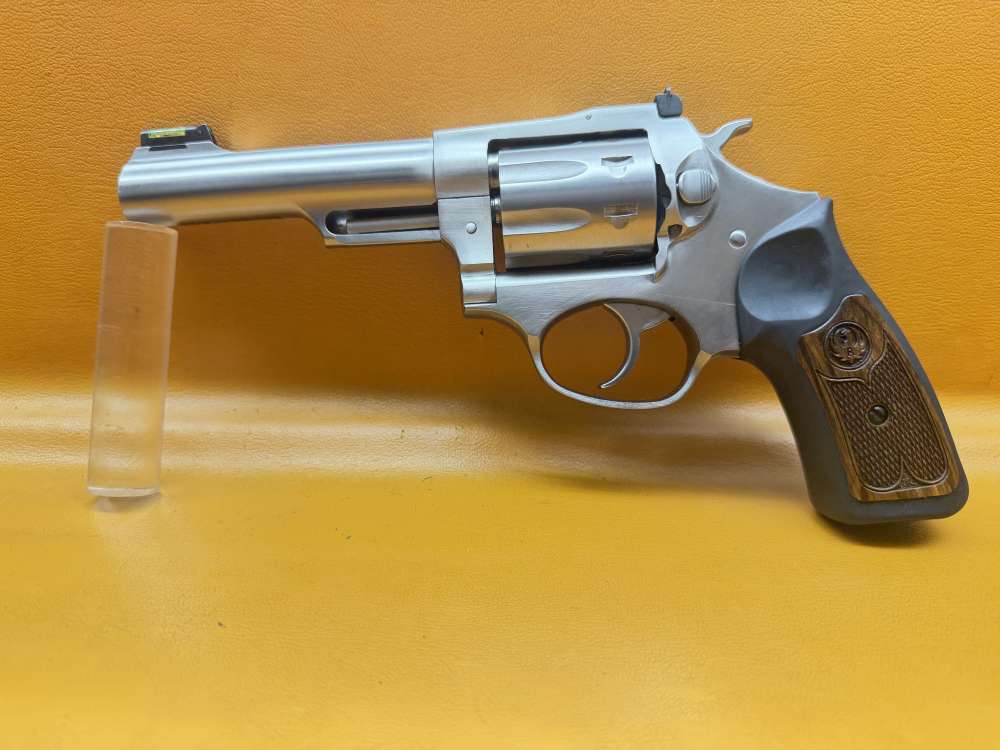 Ruger SP101 8-Shot .22 LR Revolver – 4.2" Stainless, Wood Insert Grips-img-4