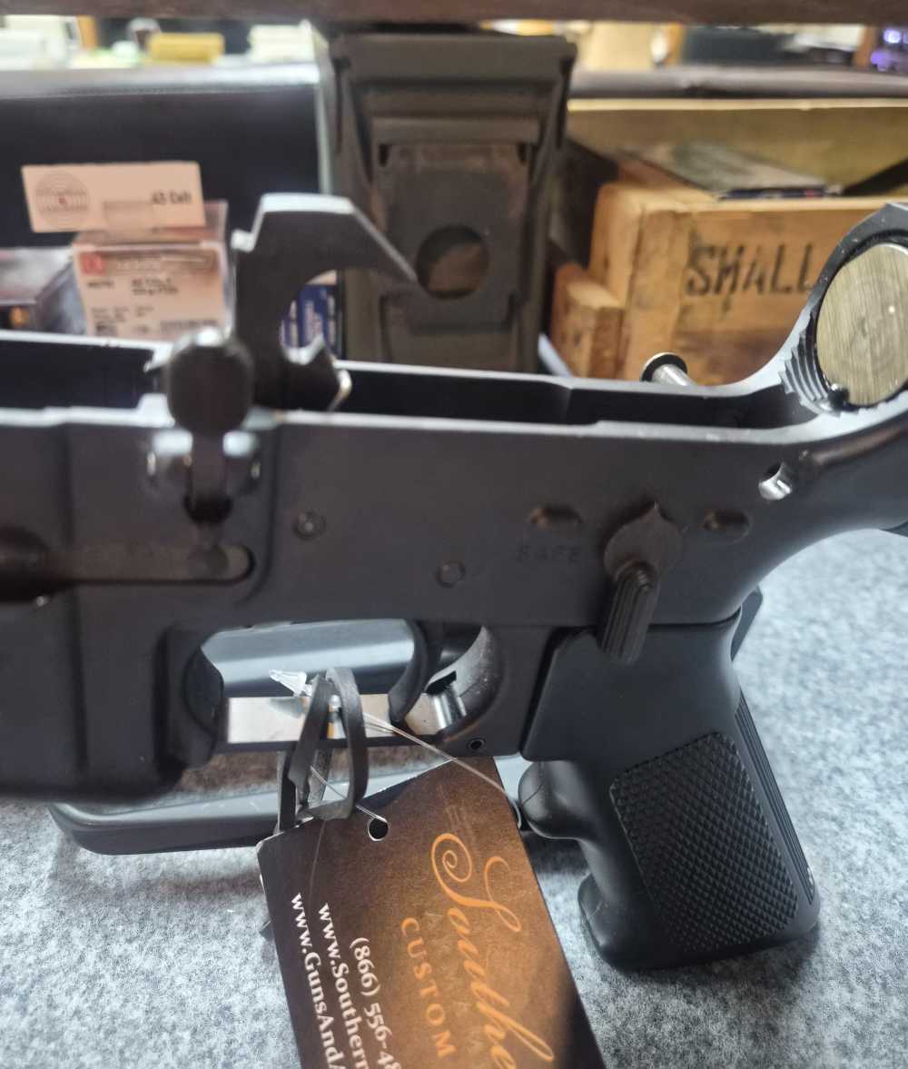 LNIB Eagle Arms EA-15 AR-15 5.56 NATO 20" A2 Rifle-img-7
