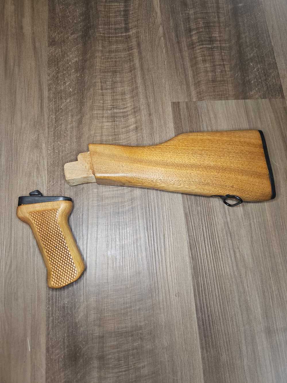 Type 56 AK Chinese Blonde wood stock set, bayonet cut handguard, Grip NOS -img-3