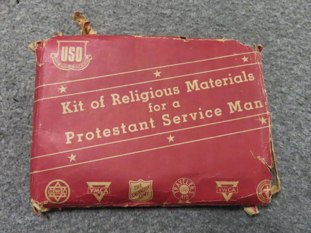 4-BOOKLET PACK OF WWII USGI RELIGIOUS MANUALS PUT OUT BY THE YMCA/SALVATION-img-1