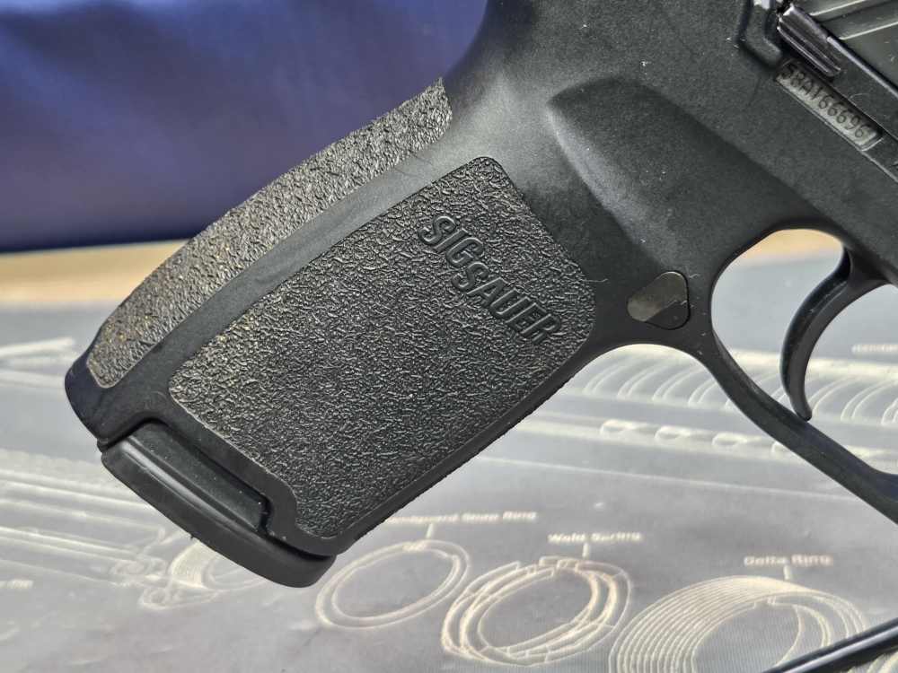 Sig Sauer P320 Full 9mm Semi-Automatic Pistol-img-5