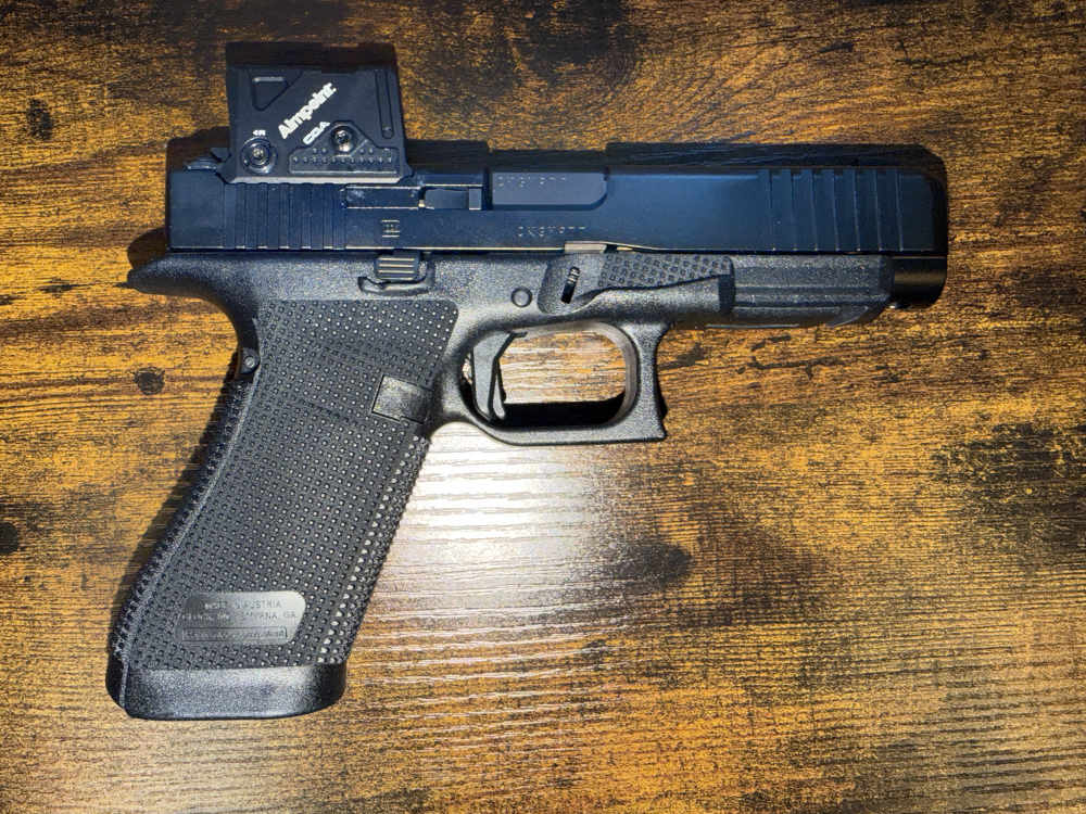 Glock 17 Gen 6 9mm with Aimpoint COA Red Dot 4.49in 3 x 17rd Mags G17 G6-img-3