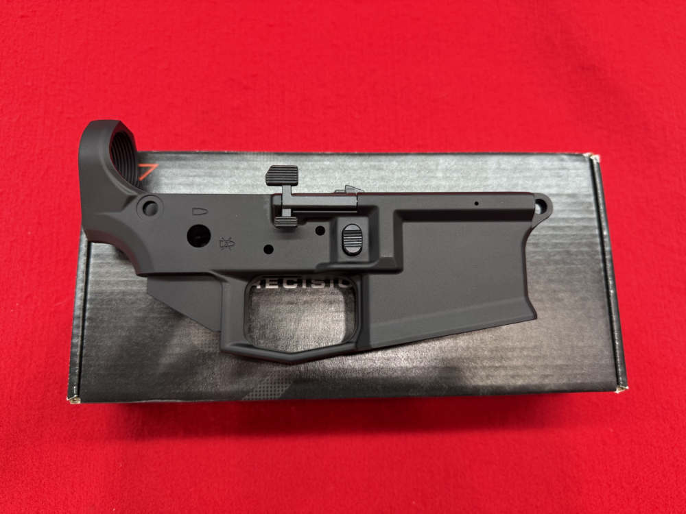 AERO PRECISION M4E1 PRO LOWER RECEIVER BLACK NEW IN BOX-img-1
