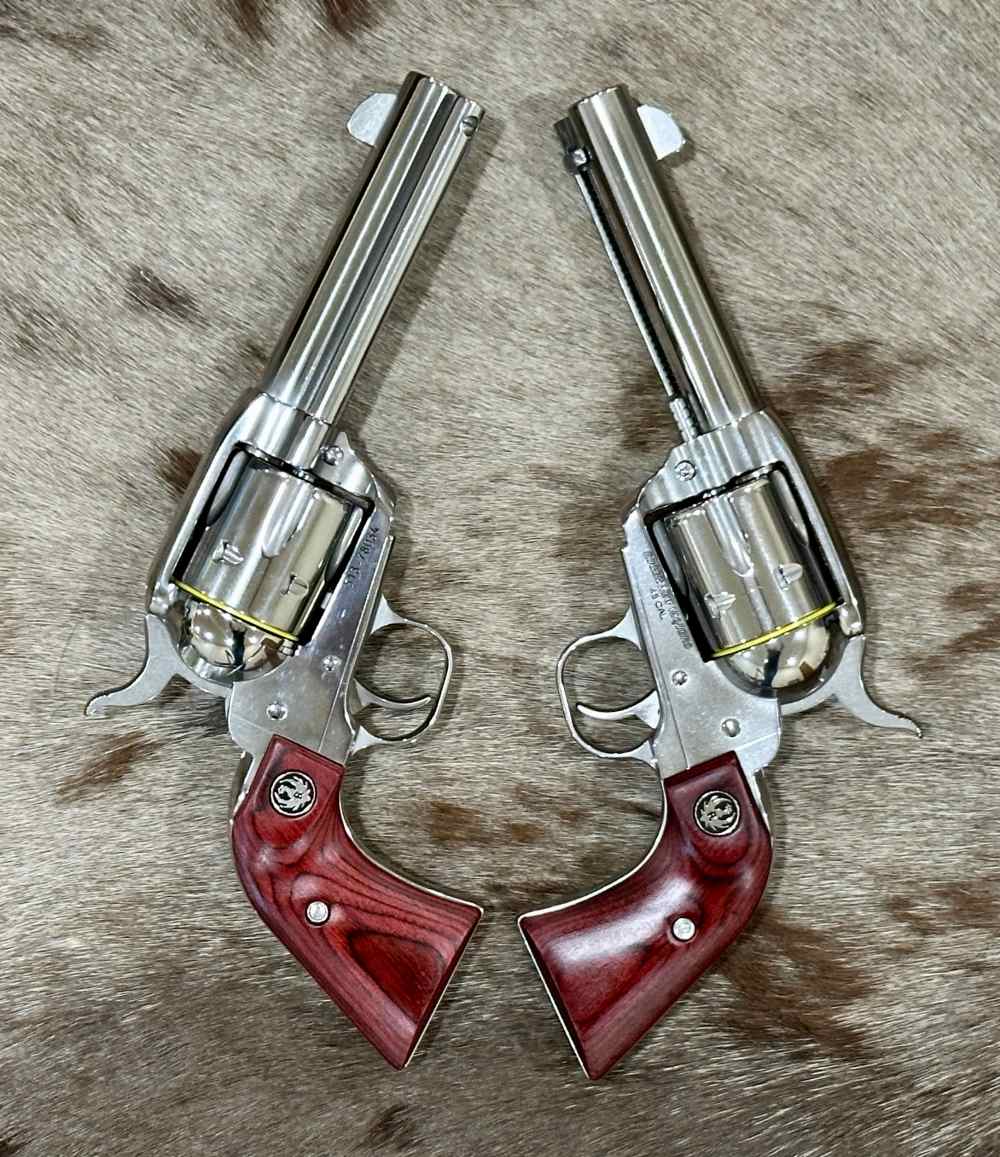 CONSECUTIVE SERIAL NUMBER PAIR OF RUGER VAQUERO STAINLESS 45 COLT 4.62"-img-1