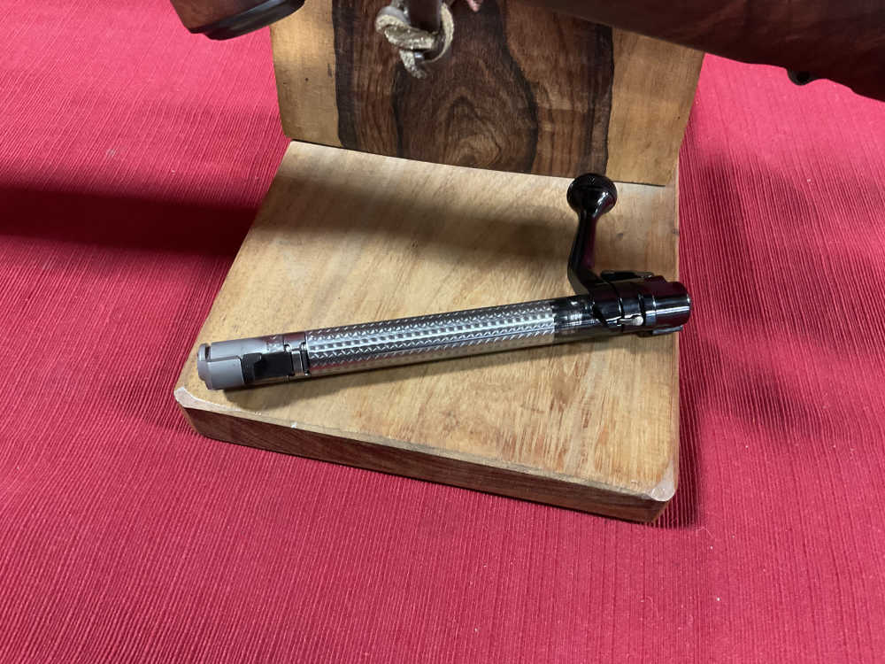 Winchester model 70 Supergrade 300 Win -  AAA French Walnut-img-15