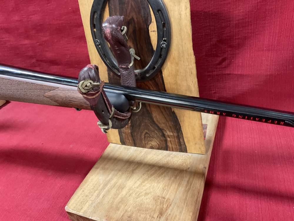 Winchester model 70 Supergrade 300 Win -  AAA French Walnut-img-4