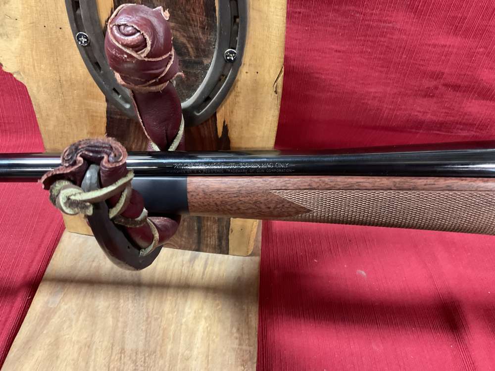 Winchester model 70 Supergrade 300 Win -  AAA French Walnut-img-11