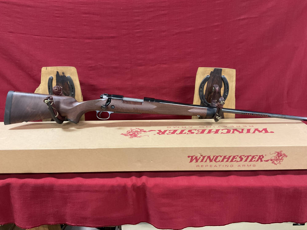 Winchester model 70 Supergrade 300 Win -  AAA French Walnut-img-1