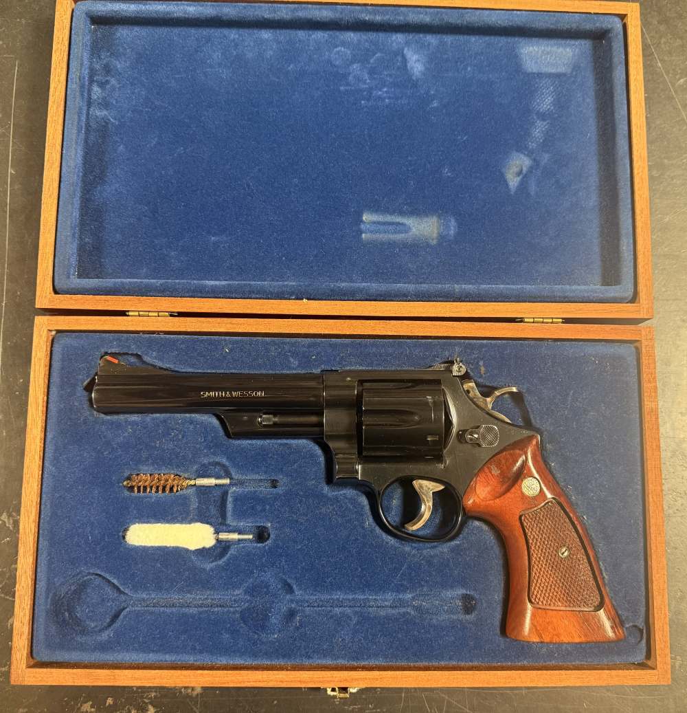 SMITH & WESSON MODEL 57 41Mag (6" BLUED)-img-0