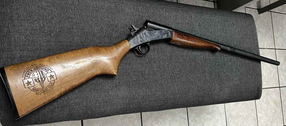 New England Firearms.20g single shot -img-9