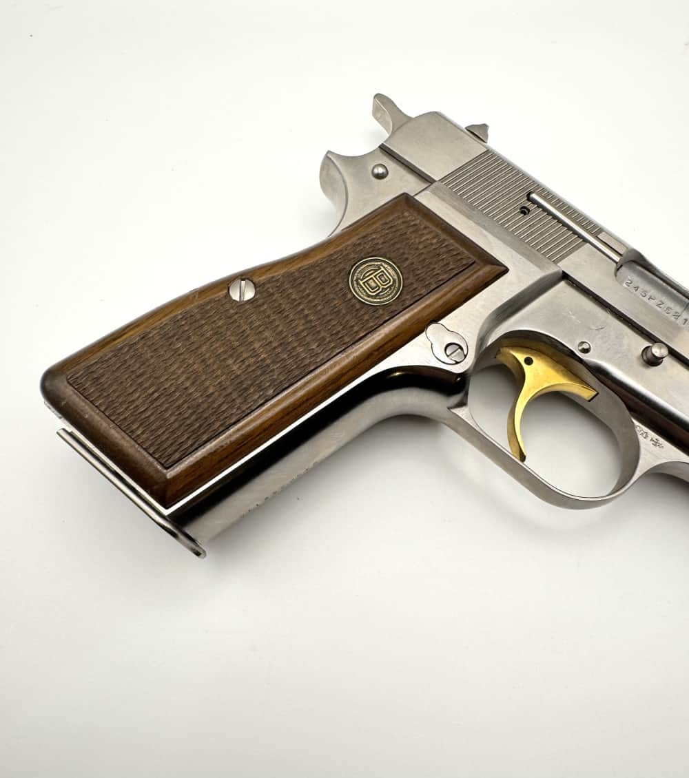 Beautiful 1981 Belgian Browning Hi Power 9mm Pistol Nickel High Belgium-img-9