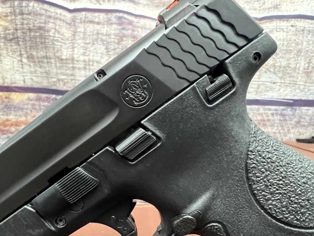 SMITH & WESSON M&P9 SHIELD HiViz 3'' 8RD CA 11905-img-7