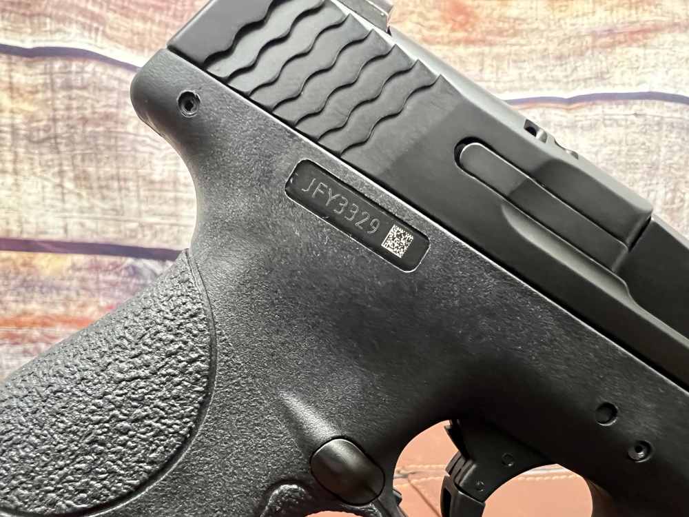 SMITH & WESSON M&P9 SHIELD HiViz 3'' 8RD CA 11905-img-3