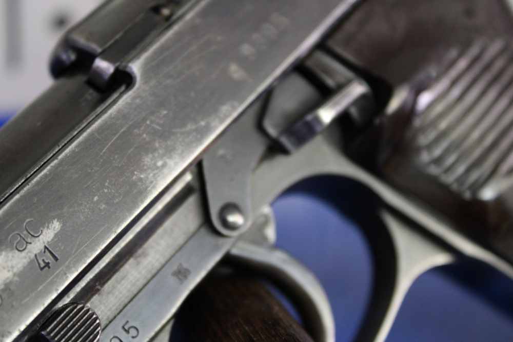Walther P-38 (ac 41) First Variation - 9mm Luger - 1941 - Matching #'s-img-10