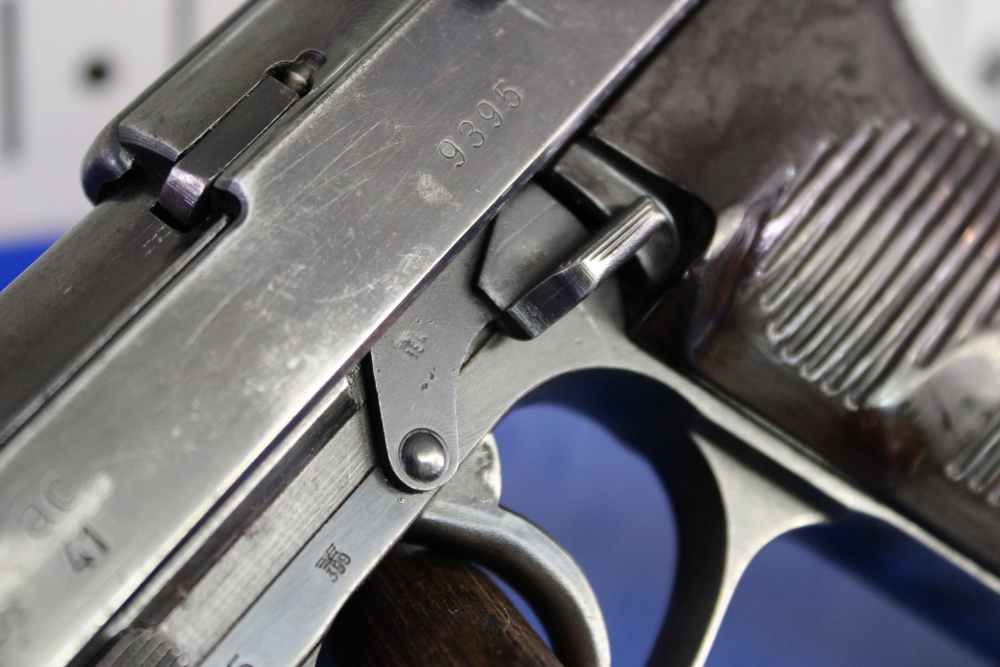 Walther P-38 (ac 41) First Variation - 9mm Luger - 1941 - Matching #'s-img-9