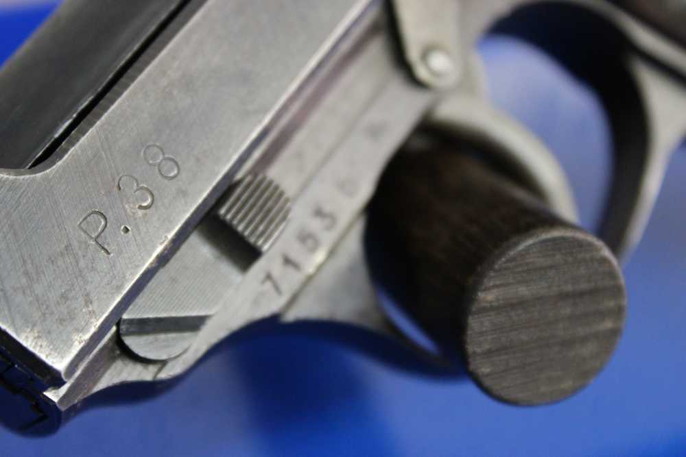 Walther P-38 (ac 45) - 9mm Luger - fnh (WaA76) Barrel - Matching #'s - 1945-img-15