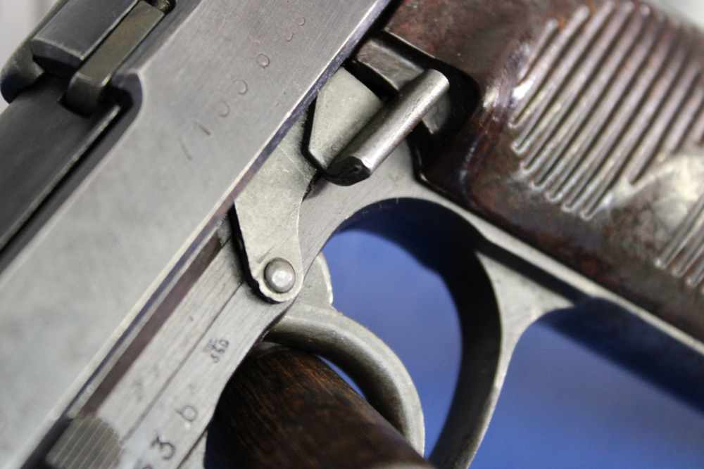 Walther P-38 (ac 45) - 9mm Luger - fnh (WaA76) Barrel - Matching #'s - 1945-img-12