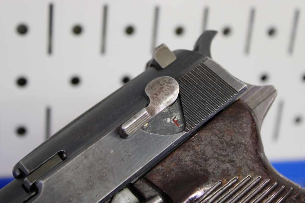 Walther P-38 (ac 45) - 9mm Luger - fnh (WaA76) Barrel - Matching #'s - 1945-img-6