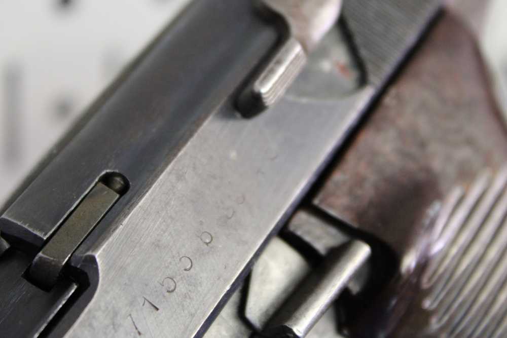 Walther P-38 (ac 45) - 9mm Luger - fnh (WaA76) Barrel - Matching #'s - 1945-img-10