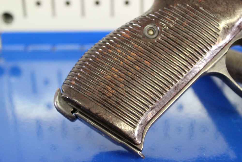 Walther P-38 (ac 45) - 9mm Luger - fnh (WaA76) Barrel - Matching #'s - 1945-img-31
