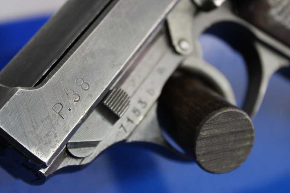 Walther P-38 (ac 45) - 9mm Luger - fnh (WaA76) Barrel - Matching #'s - 1945-img-14