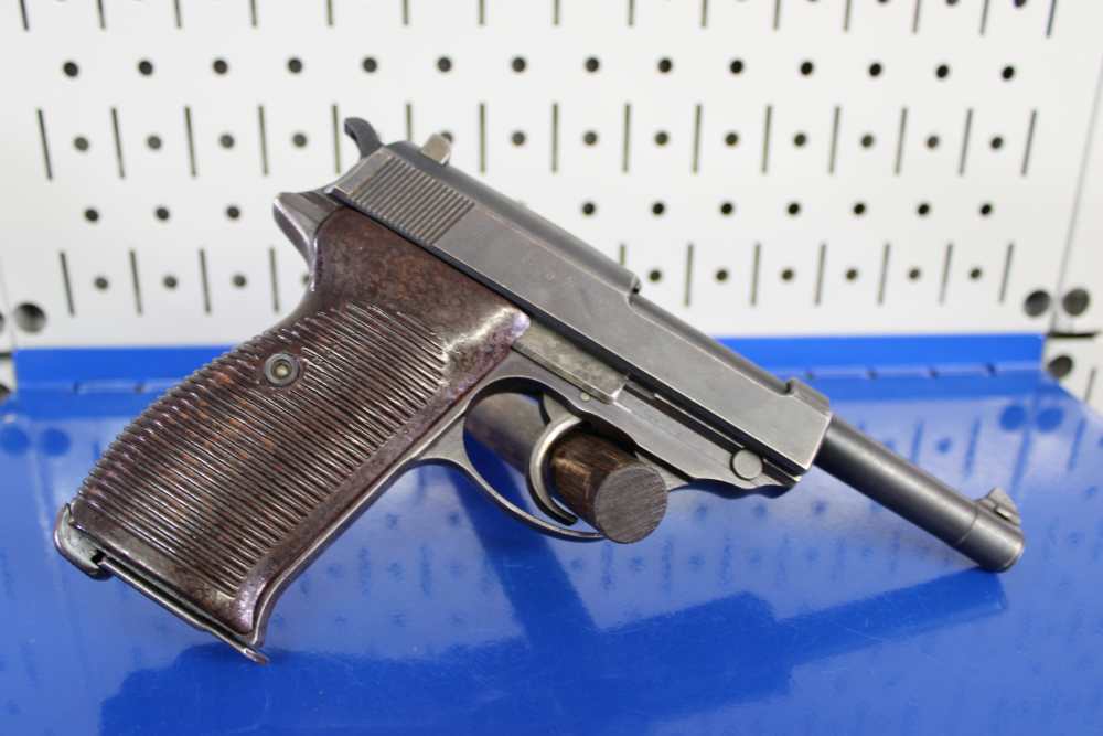 Walther P-38 (ac 45) - 9mm Luger - fnh (WaA76) Barrel - Matching #'s - 1945-img-30