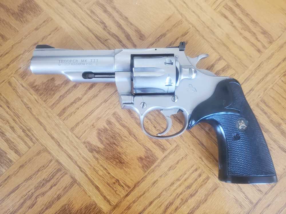 Colt Trooper Mk III Nickel 4" (1981) 357 Magnum-img-16