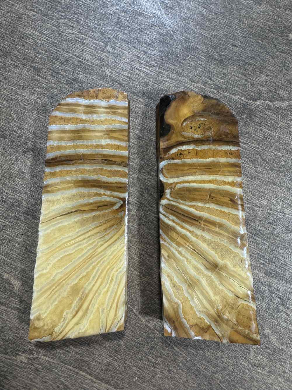 1911 Mammoth grips material -img-0