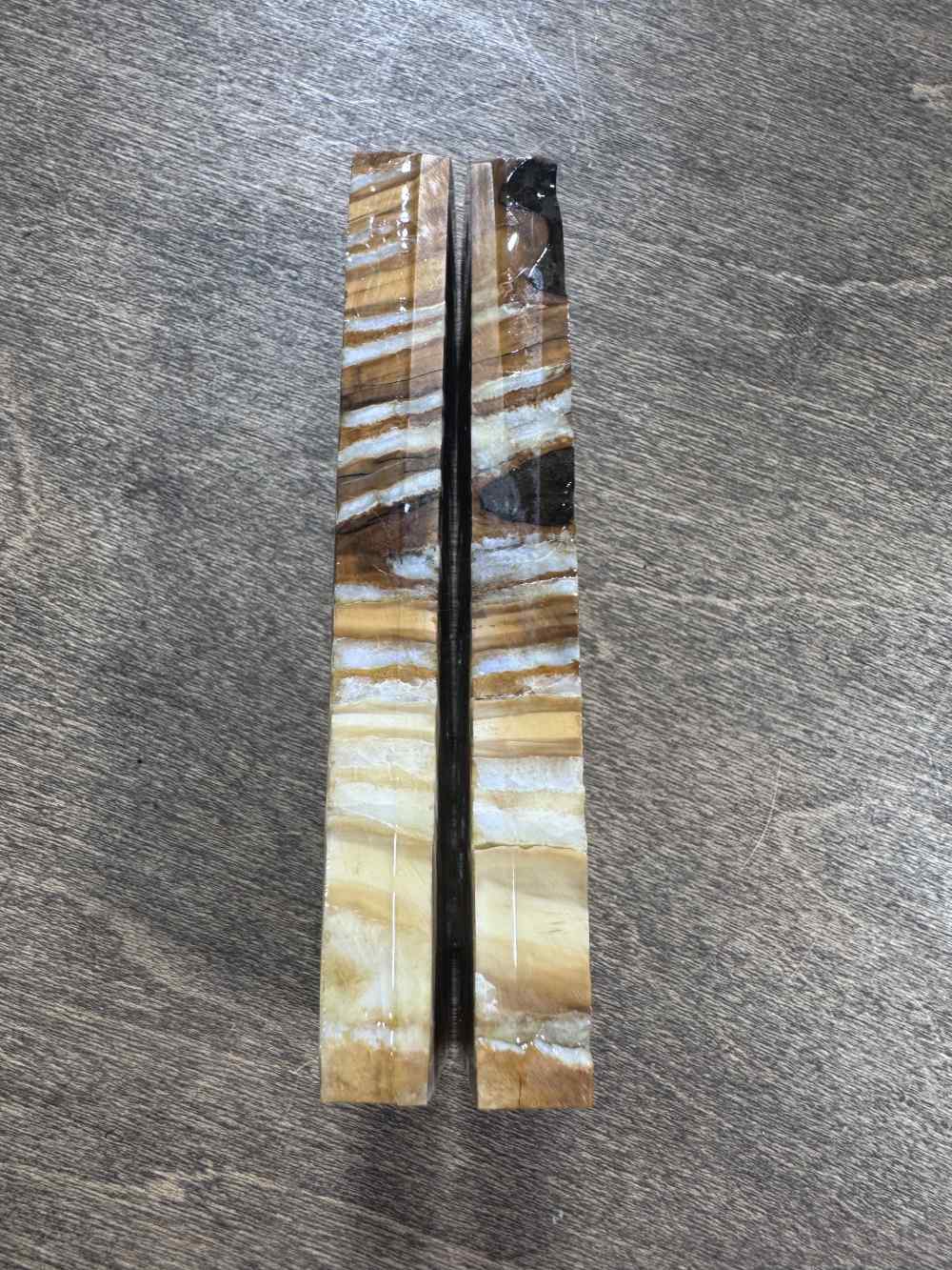 1911 Mammoth grips material -img-1