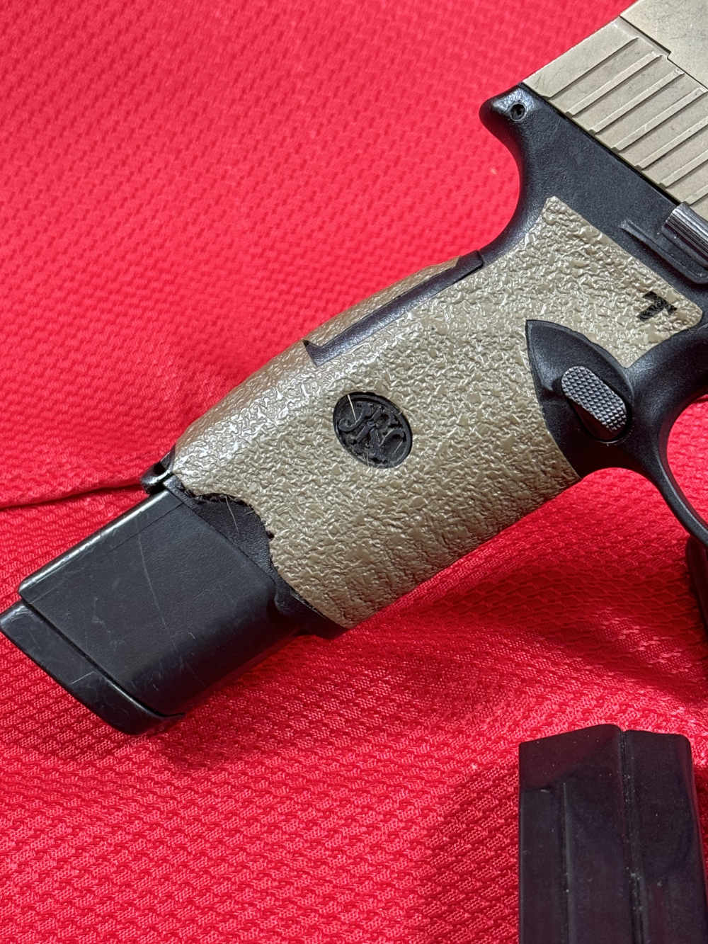 FN 509 tactical 9mm with comp, Apex trigger, mags -img-12