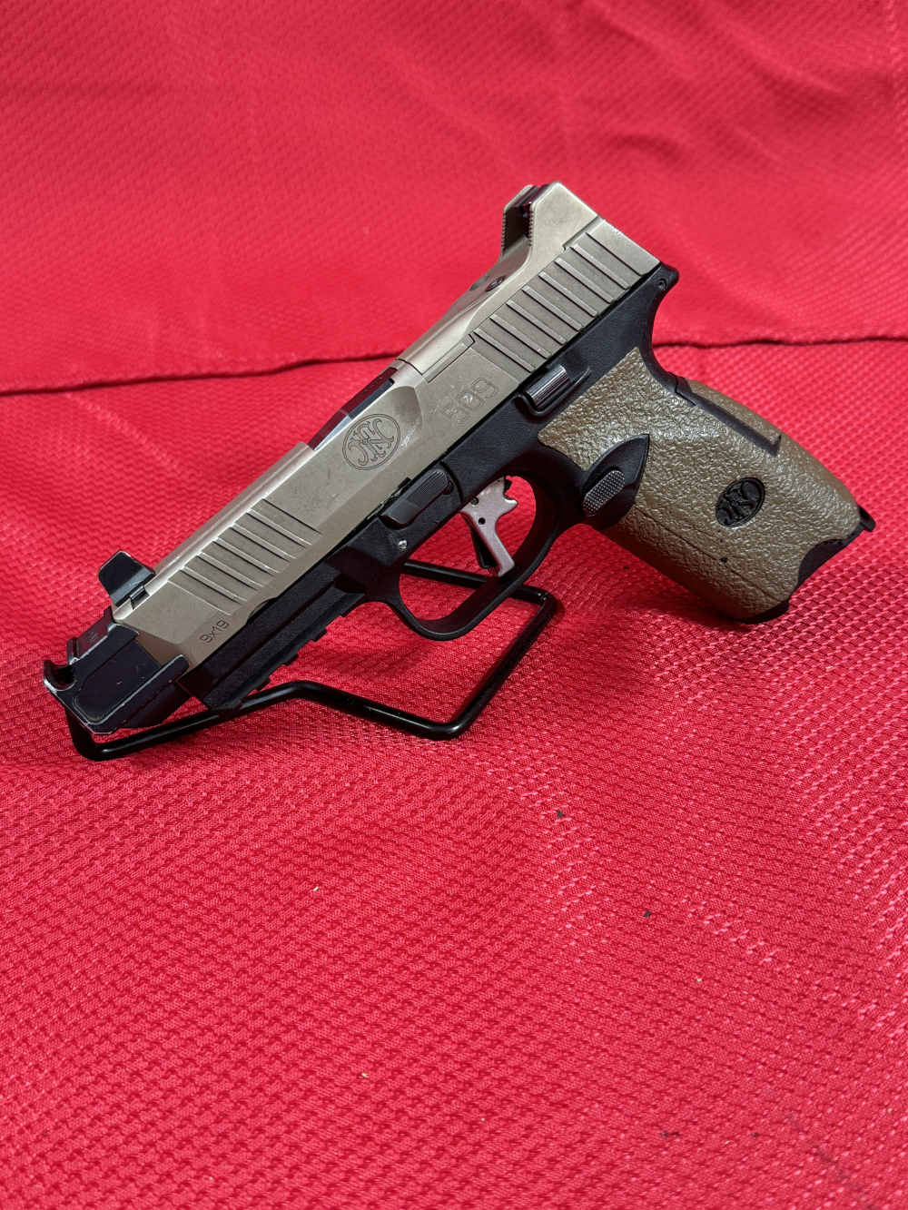 FN 509 tactical 9mm with comp, Apex trigger, mags -img-8