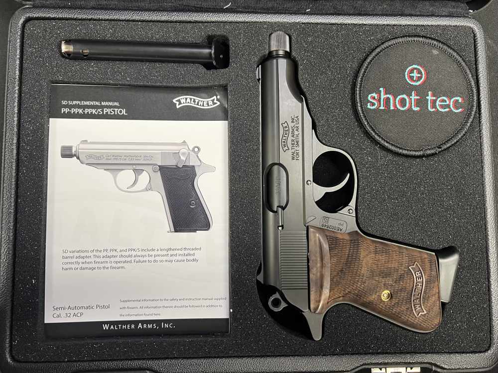 Walther PP 3.9” threaded barrel with walnut grips 32 acp-img-0