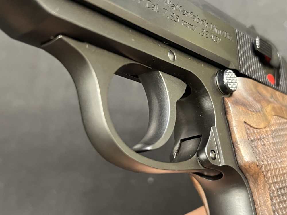 Walther PP 3.9” threaded barrel with walnut grips 32 acp-img-20