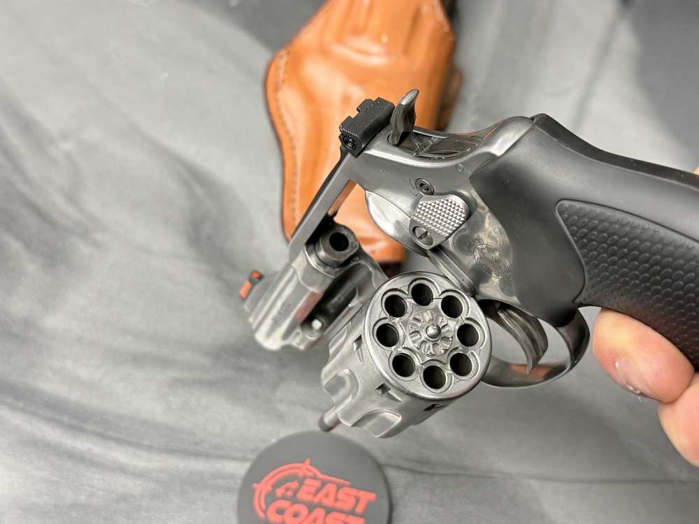 Smith & Wesson 63-5 .22LR 3" 8-Shot Stainless J-Frame Leather Holster NR!  -img-2