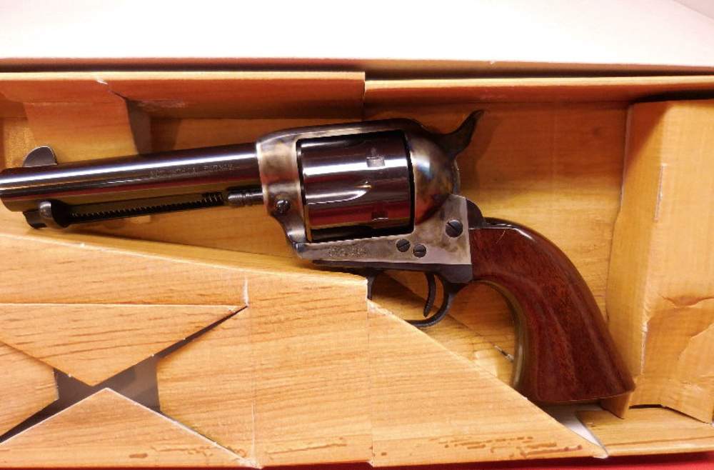 Uberti 1873 Cattleman .357 Magnum 4.75” Case Hardened Original Box-img-0