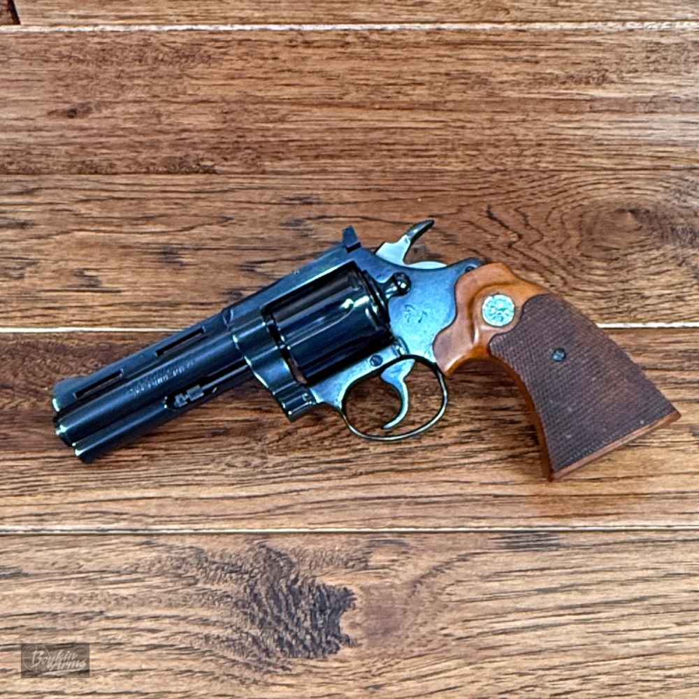 Spectacular Vintage 1969 Colt Diamondback 4" 22lr LNIB Incredible Blue -img-2